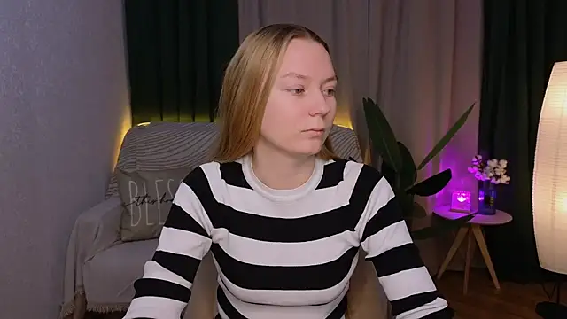 CarolynCohen   online show from 12/05/24, 01:47