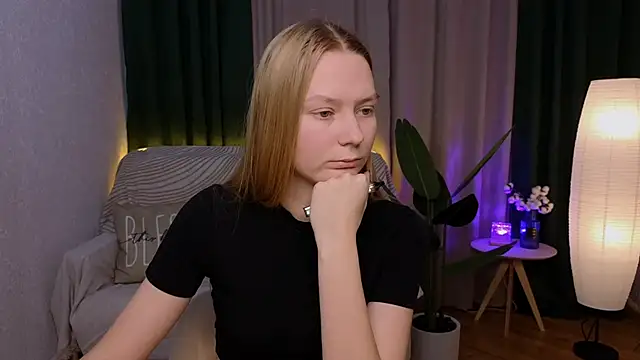 CarolynCohen   online show from 12/09/24, 04:56