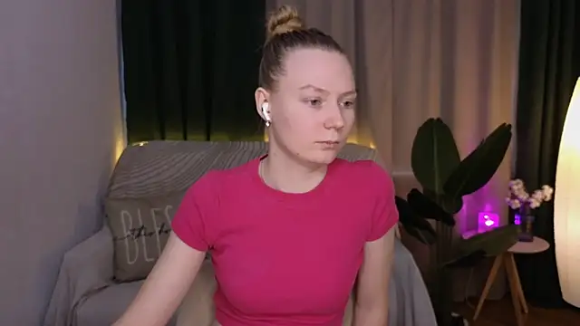 CarolynCohen   online show from 03/11/25, 05:05