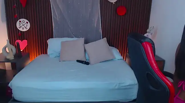 lizowenn  online show from 02/21/25, 12:28