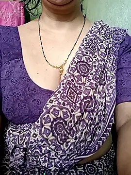 Snapshot of Rosy-B chatting on 04/29/26, 09:57 Rosy-B online show from 04/29/26, 09:57