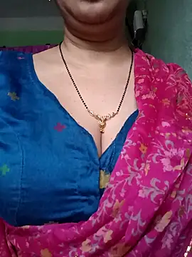 Snapshot of Rosy-B chatting on 05/05/26, 12:29 Rosy-B online show from 05/05/26, 12:29