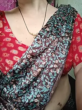 Snapshot of Rosy-B chatting on 05/15/26, 10:50 Rosy-B online show from 05/15/26, 10:50