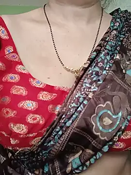 Snapshot of Rosy-B chatting on 05/16/26, 10:47 Rosy-B online show from 05/16/26, 10:47