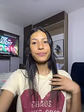 Snapshot of Valentinabaker chatting on 04/24/26, 10:12 Valentinabaker online show from 04/24/26, 10:12