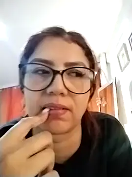 Snapshot of AriaRusso chatting on 02/01/25, 11:37 AriaRusso online show from 02/01/25, 11:37