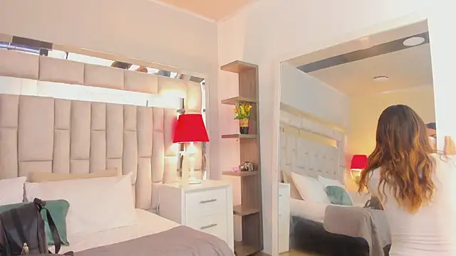 mariiahneedles online show from 11/18/25, 11:48