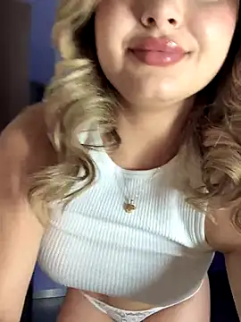 Snapshot of SaraFerreira chatting on 09/08/25, 11:26 SaraFerreira online show from 09/08/25, 11:26