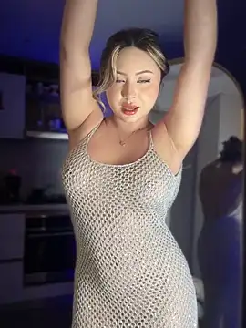 Snapshot of SaraFerreira chatting on 10/30/25, 02:35 SaraFerreira online show from 10/30/25, 02:35