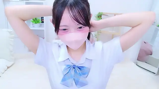 Snapshot of Suzu_ch_xx chatting on 07/18/26, 01:26 Suzu ch xx online show from 07/18/26, 01:26