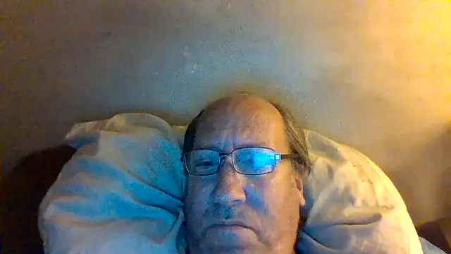 Snapshot of hornyrich69 chatting on 06/24/26, 05:28 hornyrich69 online show from 06/24/26, 05:28