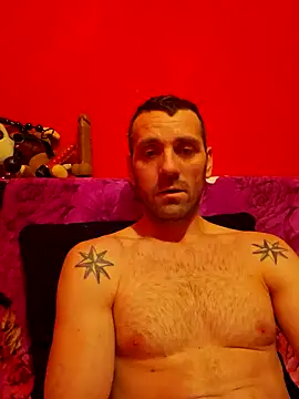 Snapshot of Aian09 chatting on 02/07/25, 01:25 Aian09 online show from 02/07/25, 01:25