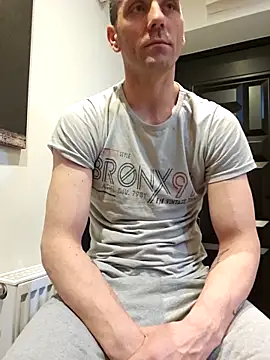 Snapshot of Aian09 chatting on 03/04/25, 04:30 Aian09 online show from 03/04/25, 04:30