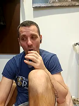 Snapshot of Aian09 chatting on 03/14/25, 04:43 Aian09 online show from 03/14/25, 04:43