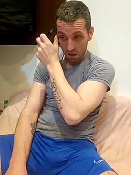 Snapshot of Aian09 chatting on 03/16/25, 03:36 Aian09 online show from 03/16/25, 03:36