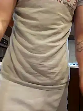 Snapshot of Aian09 chatting on 03/23/25, 01:42 Aian09 online show from 03/23/25, 01:42