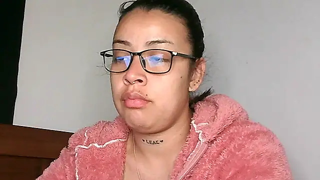 salome  hills1 online show from 03/20/26, 03:17