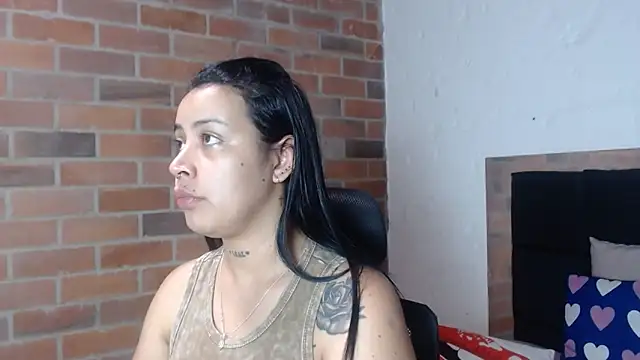 salome  hills1 online show from 04/10/26, 07:51