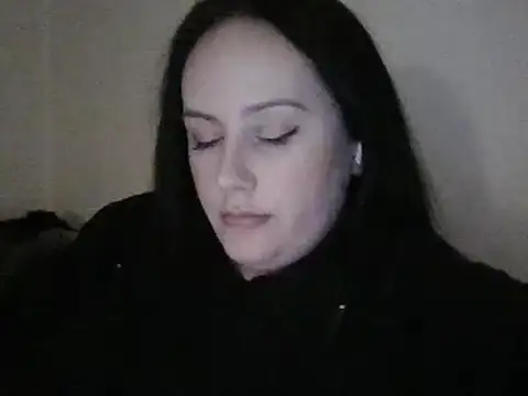 Snapshot of CurvyQueen2023 chatting on 02/02/25, 08:30 CurvyQueen2023 online show from 02/02/25, 08:30