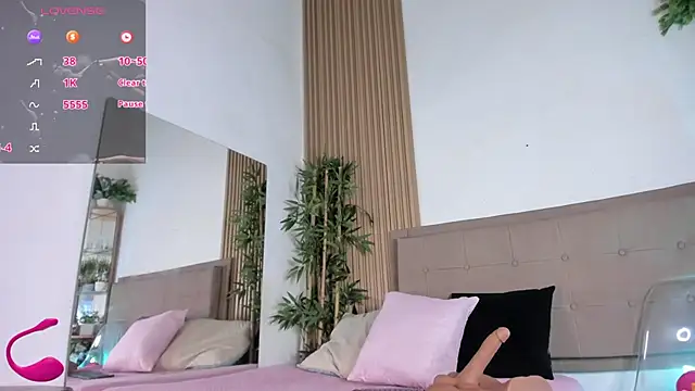 Natasha  Sccott online show from 03/05/25, 08:10