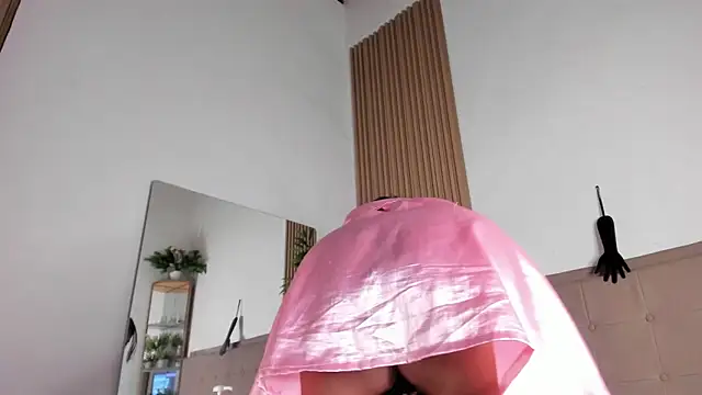 Natasha  Sccott online show from 03/11/25, 01:37