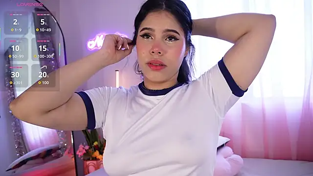 Natasha  Sccott online show from 02/13/26, 04:03