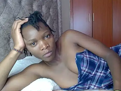 Snapshot of Naughty_Girl17 chatting on 03/01/25, 09:07 Naughty Girl17 online show from 03/01/25, 09:07