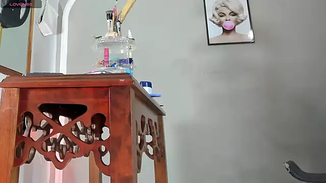 Jimena Grey online show from 11/11/25, 07:30