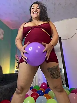 Snapshot of miss_grace_01 chatting on 06/07/26, 04:05 miss grace 01 online show from 06/07/26, 04:05