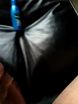 Snapshot of Village_0boy chatting on 09/18/25, 11:12 Village 0boy online show from 09/18/25, 11:12