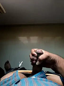 Snapshot of Village_0boy chatting on 01/13/26, 09:58 Village 0boy online show from 01/13/26, 09:58