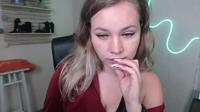 Snapshot of holly_xglam chatting on 12/04/24, 11:41 holly xglam online show from 12/04/24, 11:41