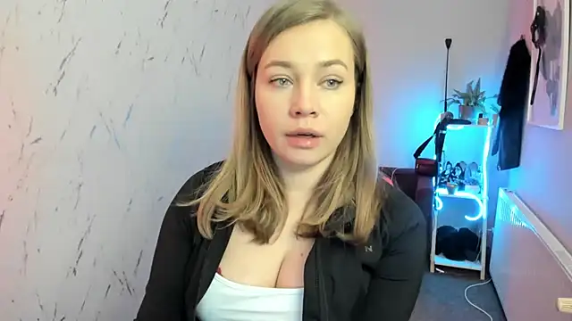 holly xglam online show from 02/14/26, 08:27