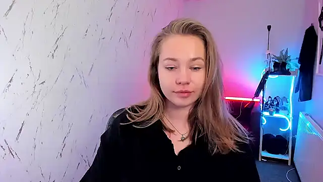 holly xglam online show from 03/05/26, 08:49