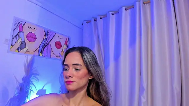 Snapshot of SkiinnyAna chatting on 05/17/26, 07:43 SkiinnyAna online show from 05/17/26, 07:43