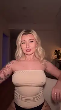 Snapshot of Anour_amour chatting on 06/17/26, 01:41 Anour amour online show from 06/17/26, 01:41