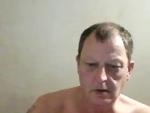 Snapshot of chubbybear2cum chatting on 12/15/24, 01:57 chubbybear2cum online show from 12/15/24, 01:57