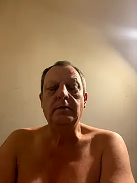 Snapshot of chubbybear2cum chatting on 10/12/25, 07:29 chubbybear2cum online show from 10/12/25, 07:29