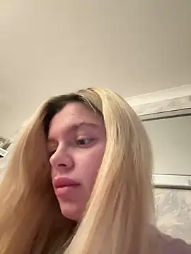 IrishTeenBarbie69 online show from 03/19/25, 09:48