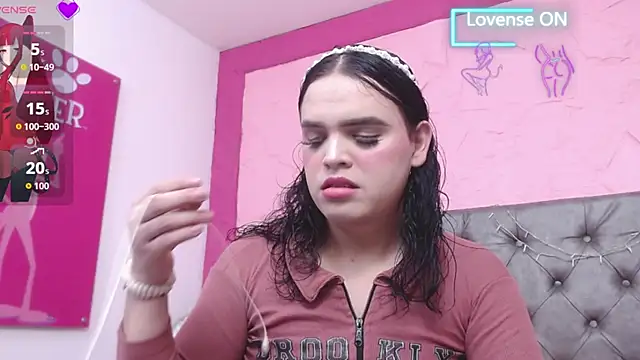 Snapshot of Pearl_Michelts chatting on 06/17/26, 01:12 Pearl Michelts online show from 06/17/26, 01:12