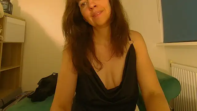 Ella Next Door online show from 05/29/26, 09:35
