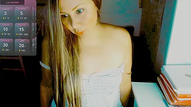 Snapshot of Camil2025 chatting on 06/14/26, 02:35 Camil2025 online show from 06/14/26, 02:35