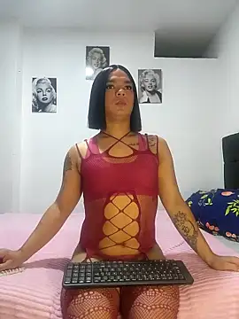 Snapshot of sweet_candy1234 chatting on 11/10/25, 06:56 sweet candy1234 online show from 11/10/25, 06:56