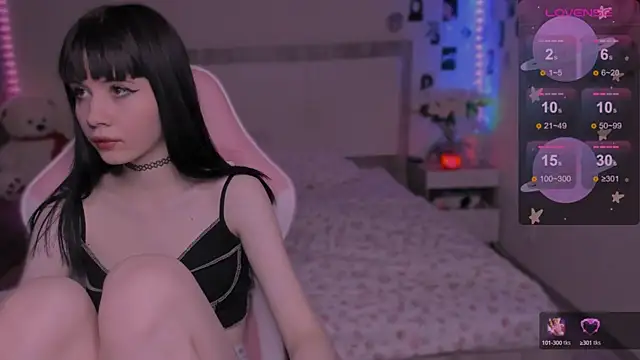 Snapshot of CoddleWeeper_ chatting on 02/04/25, 10:32 CoddleWeeper online show from 02/04/25, 10:32