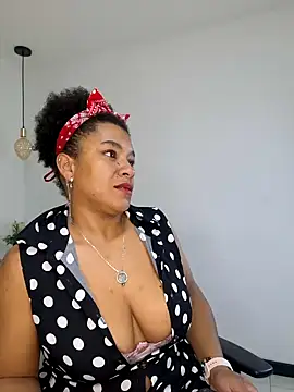 Snapshot of Selket11 chatting on 01/20/25, 10:51 Selket11 online show from 01/20/25, 10:51