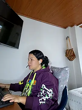 Snapshot of Selket11 chatting on 03/05/25, 01:28 Selket11 online show from 03/05/25, 01:28