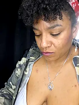 Snapshot of Selket11 chatting on 03/19/25, 04:24 Selket11 online show from 03/19/25, 04:24