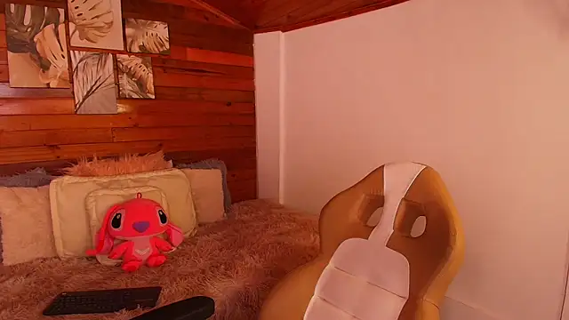 amber curly online show from 10/31/25, 04:30