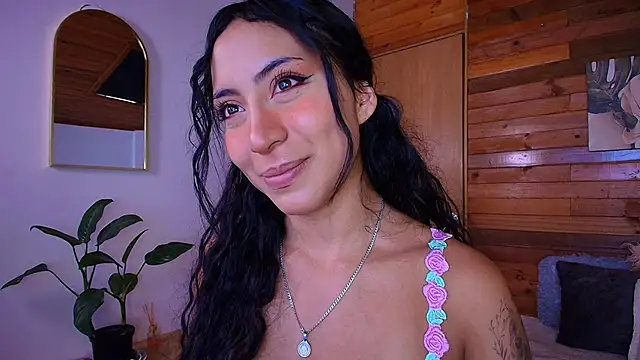 Snapshot of amber_curly chatting on 05/09/26, 05:07 amber curly online show from 05/09/26, 05:07