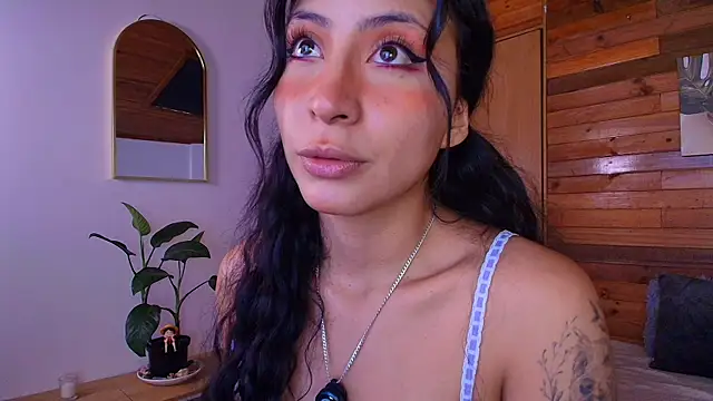 Snapshot of amber_curly chatting on 07/07/26, 03:38 amber curly online show from 07/07/26, 03:38